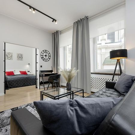 Exclusive Grey And Red Apartment In Warsaw Center By Noclegi Renters المظهر الخارجي الصورة