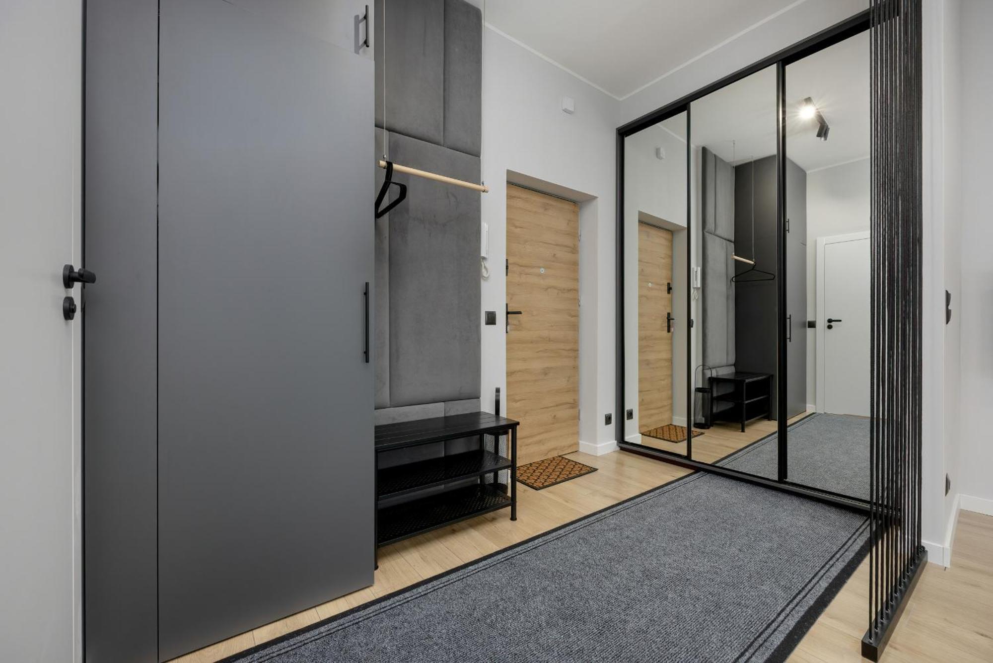 Exclusive Grey And Red Apartment In Warsaw Center By Noclegi Renters المظهر الخارجي الصورة